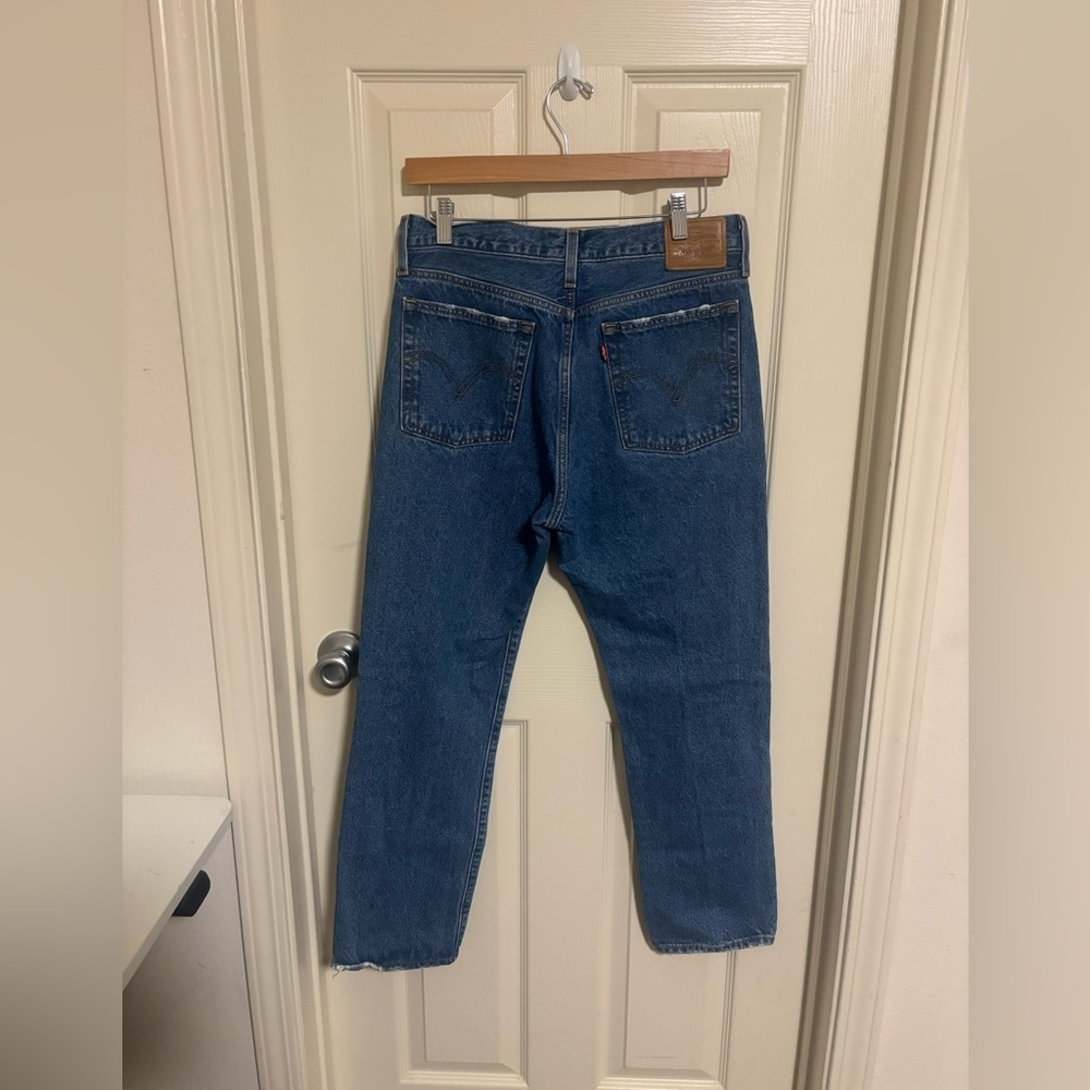 Levi’s Wedgie Straight Jeans – Premium Distressed – Size 29 - Picture 6 of 8